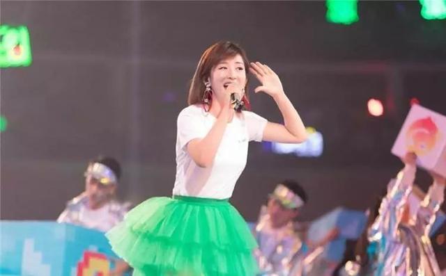 谢娜官方粉丝团宣布解散！被张杰何炅保护的她，听不了粉丝建议？