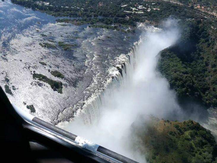 全球“最有钱”国家：美元不够用，我自己印钱花