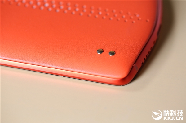 全球首创前置三摄!美图V7图赏:奢华扑面而来