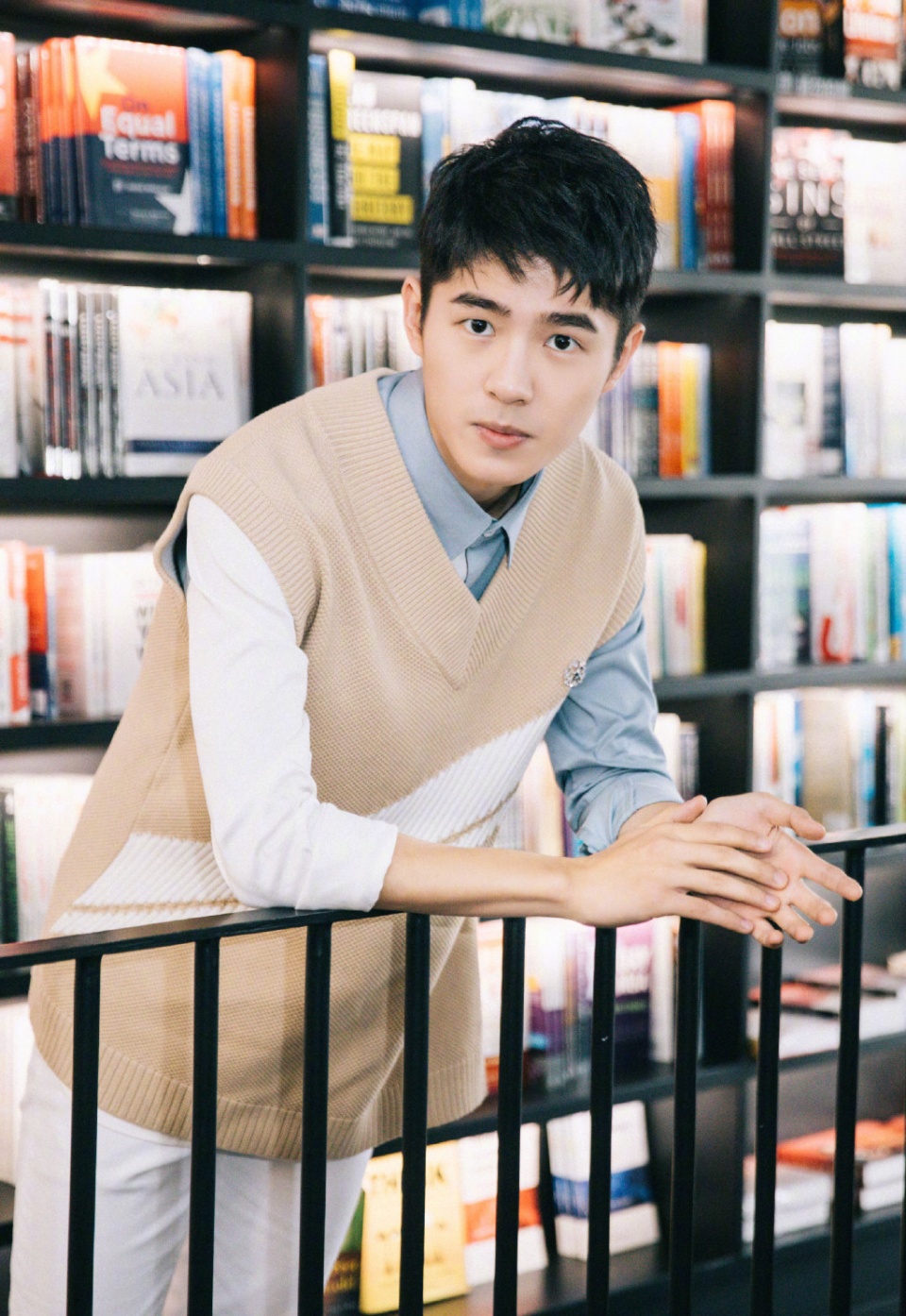 男明星被问喜欢什么类型的女生?卜凡送命,彭于