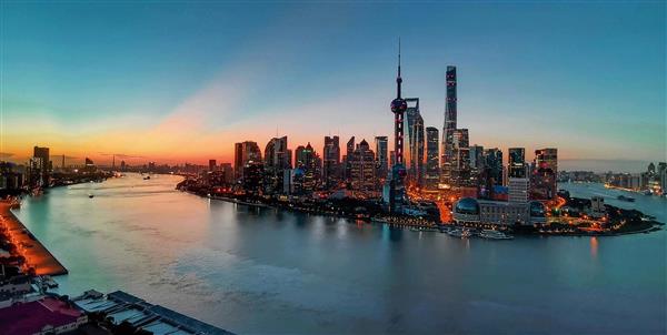 “微”观爱意 “广”纳甜蜜！情人节拍照选华为Mate 20系列就对了