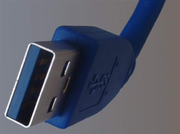 首款USB 3.1有源光纤数据线诞生：传输距离达50米