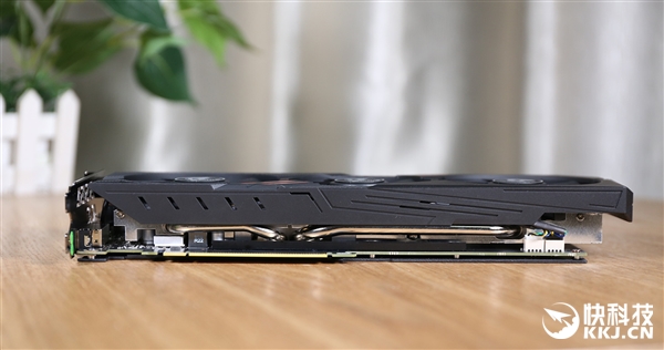 七彩虹iGame GTX 1660 Ti Ultra 6G显卡拆解图赏