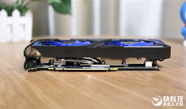 影驰GTX 1660 Ti大将显卡拆解图赏：蓝色风扇夺目