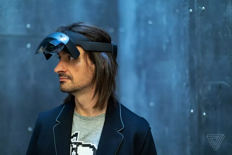 微软正式发布HoloLens 2，售价3500美元
