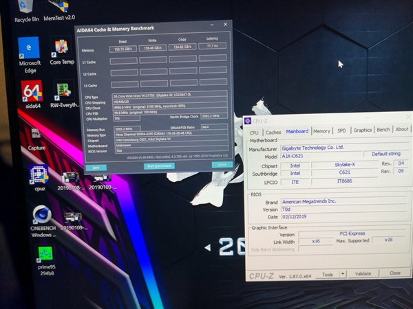 技嘉首秀C621 Aorus Xtreme主板：28核心全核稳超5GHz