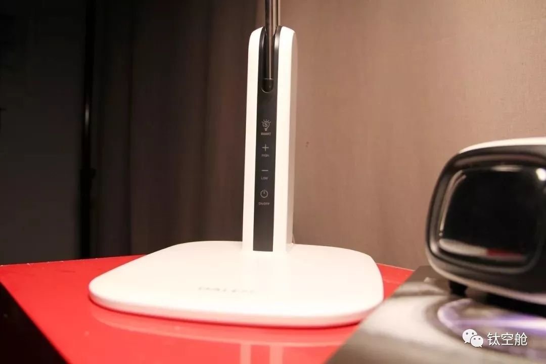 开学季如何给孩子挑选一个无蓝光频闪危害又安全护眼的台灯？ | 智慧星球