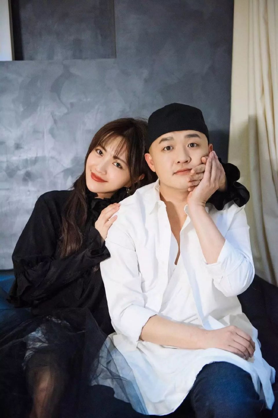 包文婧吊带+阔腿裤美的认不出!包贝尔10年后才