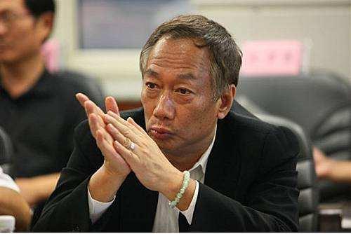 女首富吴亚军离婚6年，女儿身家530亿成90后首富，曾遭前夫砸盘