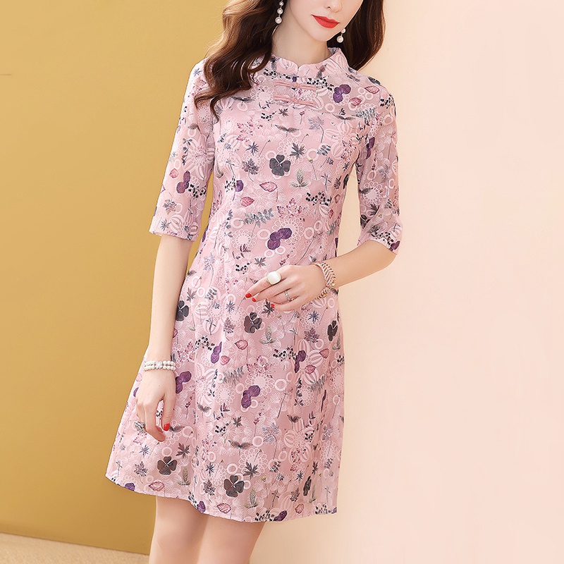 经济允许的女人,多穿穿这小香风连衣裙,高雅大