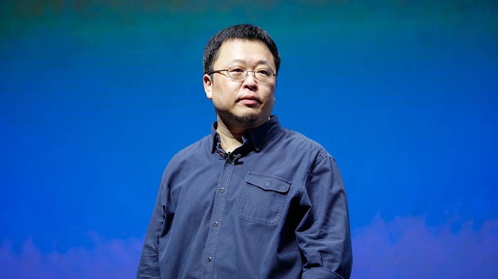 【虎嗅晚报】传罗永浩将进入电子烟领域；百度：篡改百科外链违法行为已向公安报案