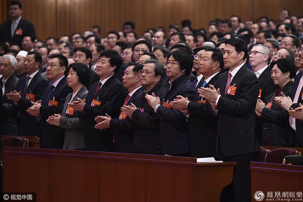 冯小刚、姚明现身政治协商会议 冯远征：演员也要踏实学