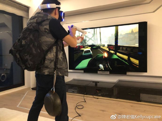 林志颖炒股打游戏两不误，怕老婆吐槽身上的装备收敛了！
