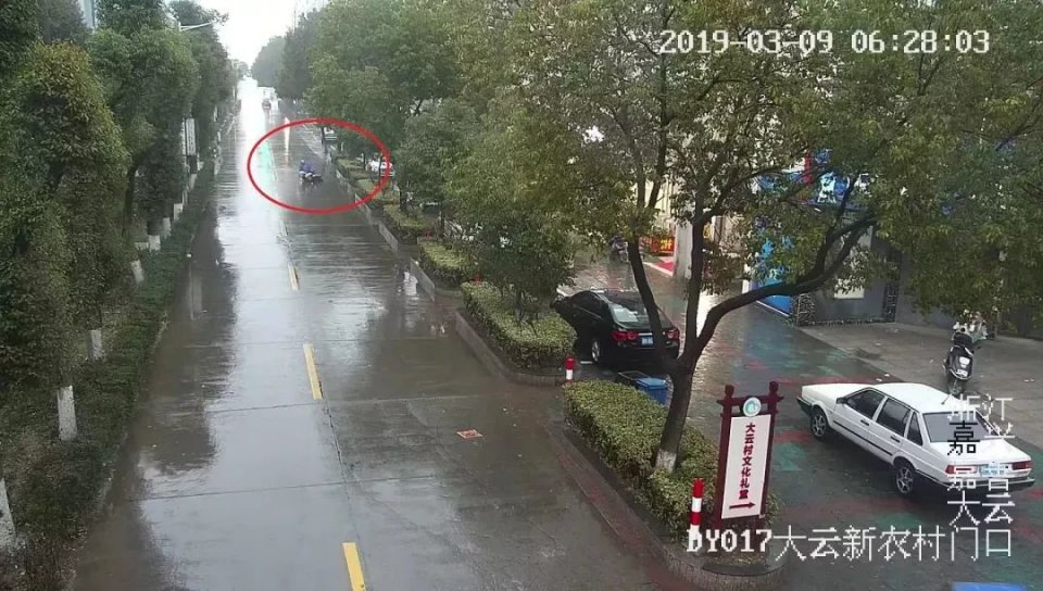 什么情况?学生扶大妈反被讹 这到底是个什么梗?