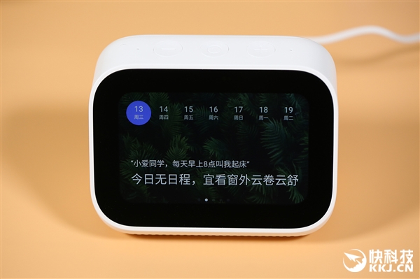 小米小爱触屏音箱图赏：4寸屏“迷你电视”