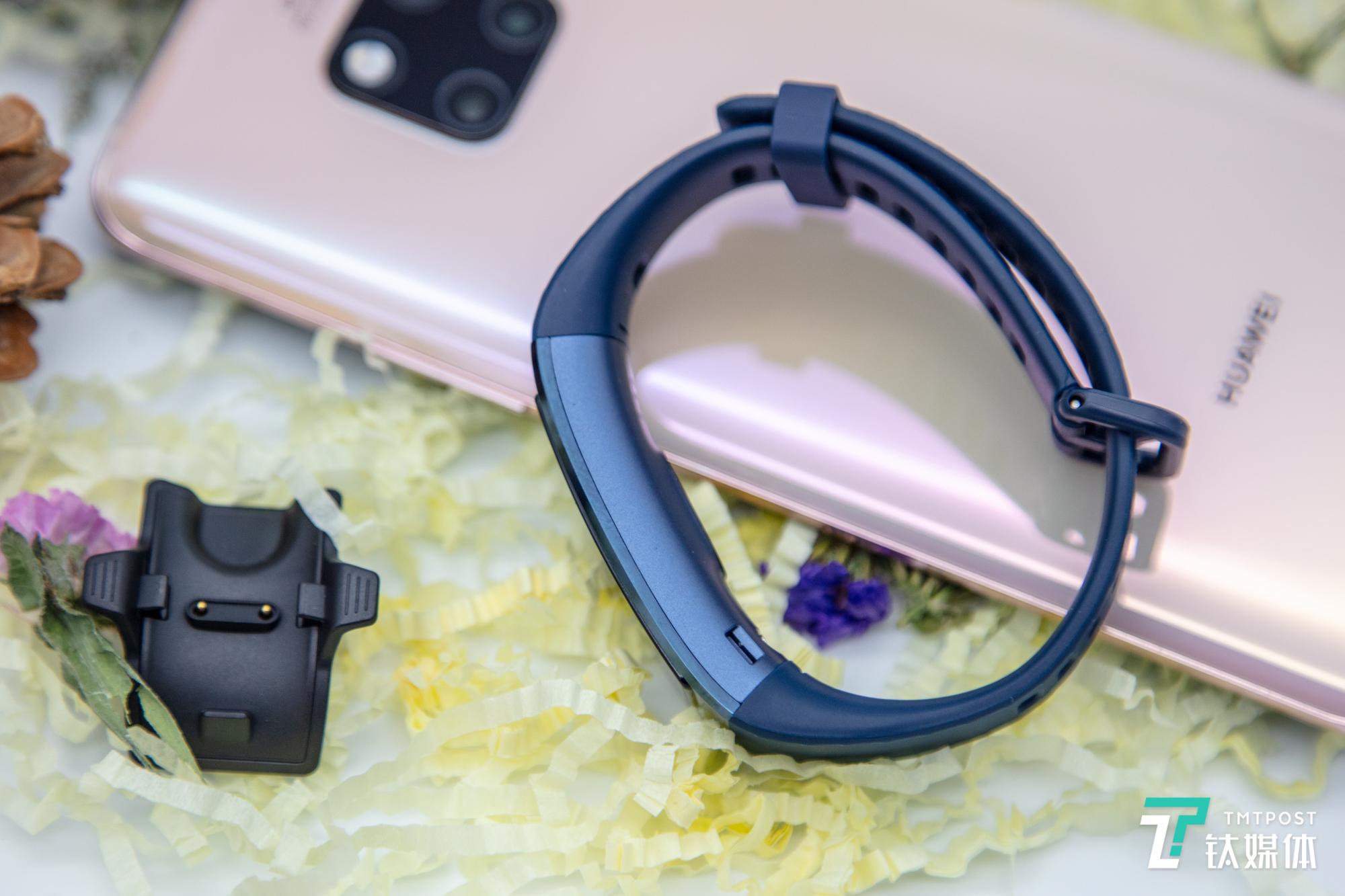 运动+健康+生活，手腕上的24小时助理，华为手环3 Pro评测 | 钛极客