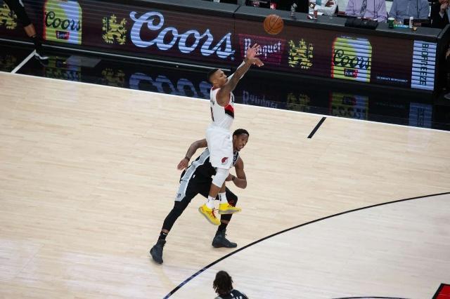 NBA绝杀王:詹姆斯与科比皆上榜,乔丹神级效率,一人还在巅峰!