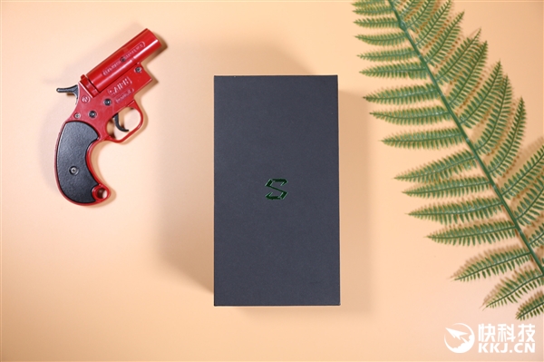 骁龙855+液冷3.0!黑鲨游戏手机2图赏