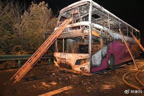 郑州旅游大巴在湖南起火26人死亡 河南副省长
