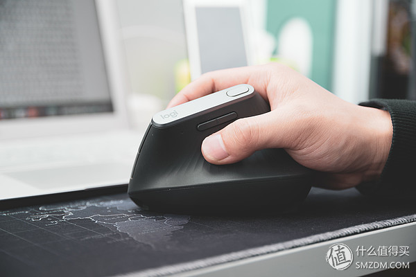 垂直鼠标好在哪?细品罗技 Logitech MX Vertical 人体工学鼠标独到之处