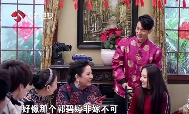 被向太拖进豪门的郭碧婷因800万钻戒被酸了？向佐这个回复甜炸惹！