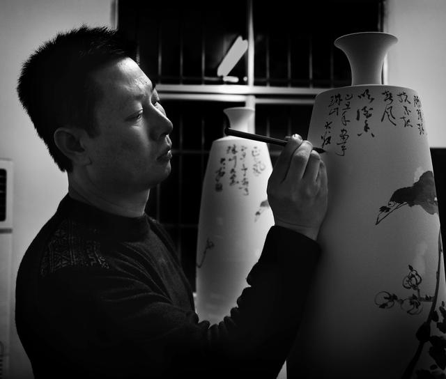 齐白石画虾、徐悲鸿画马,著名画家金大翁花十年时间画八哥