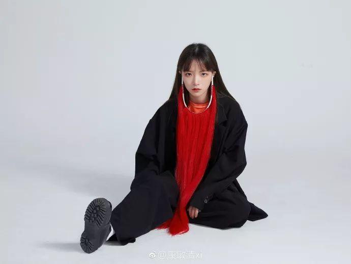 她自称撞脸换头宝贝、热巴、娜扎等多位明星？敢用不P的照片吗？