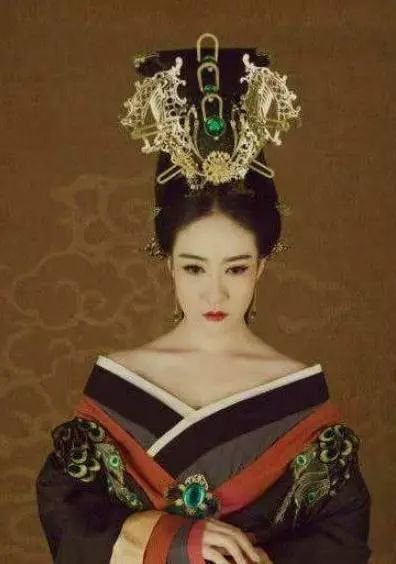 心理学：4个女人，谁的地位最高？测你在婆家能占有一席之地吗？