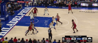 韦德 翻身后仰中投高难度命中.gif