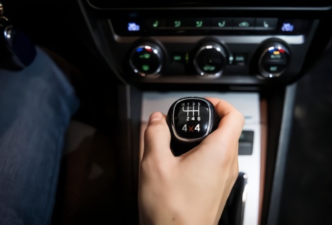 怎么开手动挡车才能成为老司机？老司机：学会这5点可能才算入门