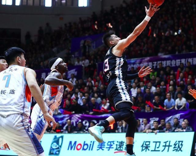 19中13轰34分!CBA又一个本土外援级,辽宁打破魔咒,郭艾伦首功 19中13轰34分!CBA又一个本土外援级,辽宁打破魔咒,郭艾伦首功