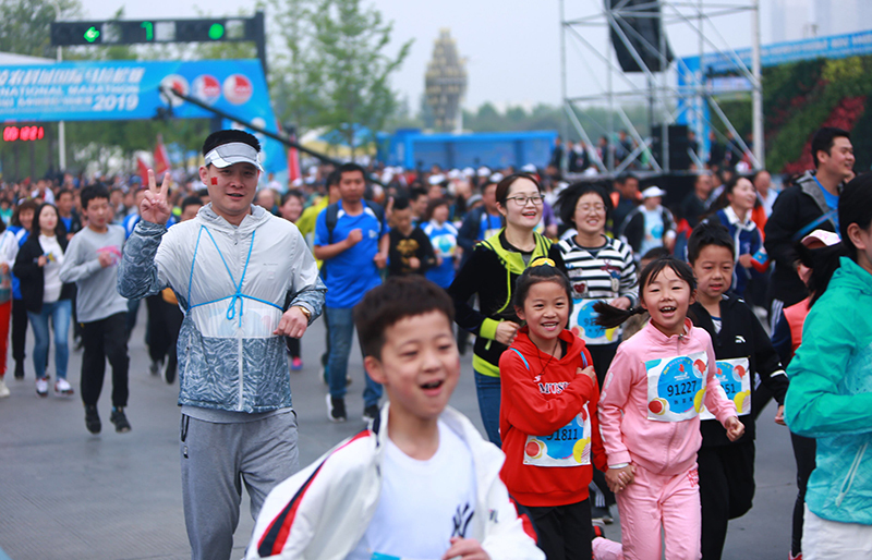各种嗨!2019杨凌马拉松全城热"练",万人趣跑大