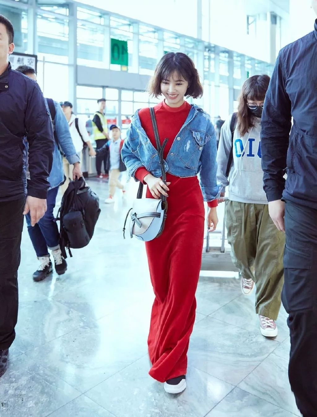 LOEWE 罗意威包2019必火?!还不是因为蔡依林、袁泉、唐嫣、杨幂等明星全都在背!