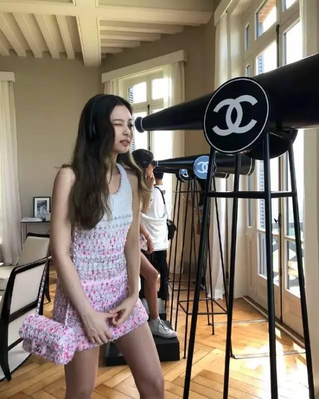 有“人间香奈儿”之称的Jennie，私下穿衣品味真是不一般