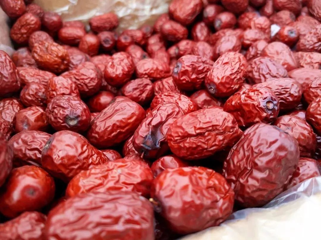 新疆红枣鉴别方法,新疆红枣种植方法,新疆红枣的功效与作用,新疆红枣的主要品种_齐家网