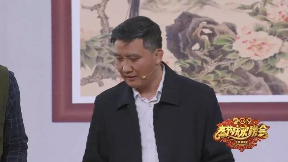 突然美成白天鹅，差点把粉丝毒死，消失一年原来去坐牢了