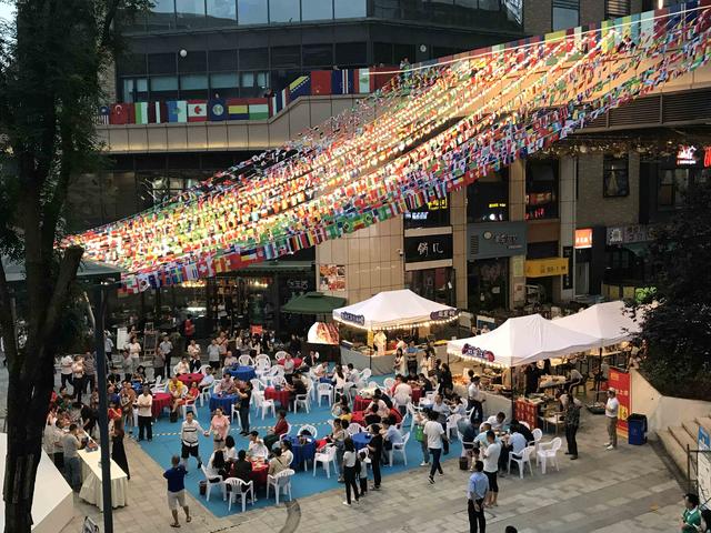 商业规模大爆发VS步行街经营困境 解构中国社区商业的润凯模式