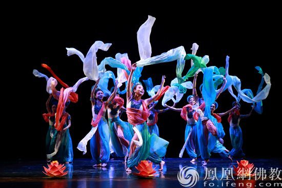 往年活动文艺演出(图片来源:凤凰网佛教 香港佛教联合会供图)