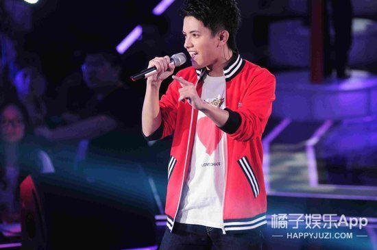 还记得2013届快乐男声饶威吗？他现在长这样啦！