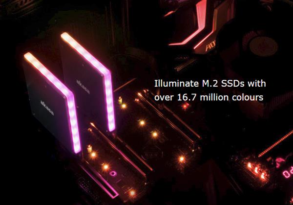 Akasa推双路M.2转接卡 有RGB灯还有散热片