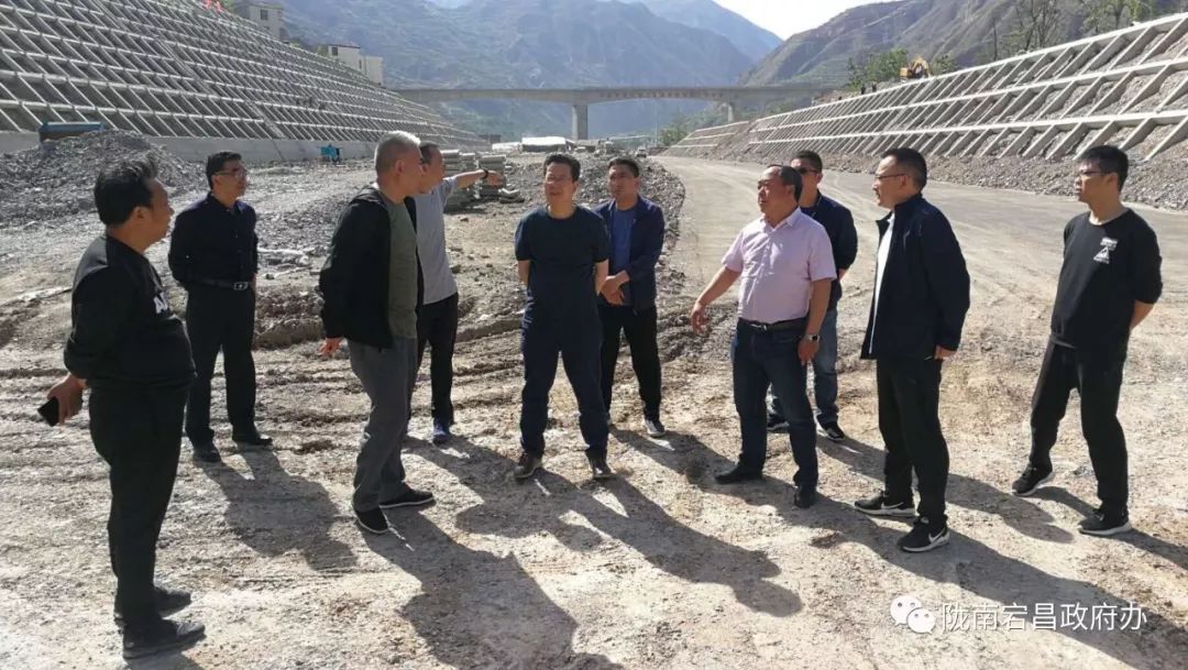 5月11日,县委副书记,县长李建功会同县人大常委会副主任李邦平,副县长