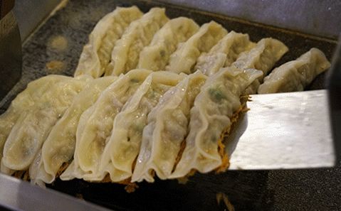 从饺子到面皮的进化论：锅贴简史