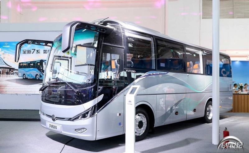 宇通客车发布新7系 多款新能源车亮相道路运输车辆展