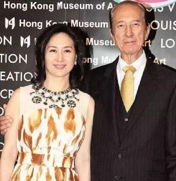 何超琼许晋亨“世纪婚礼”壕到爆,和“粉色大舞台”不是一个层次