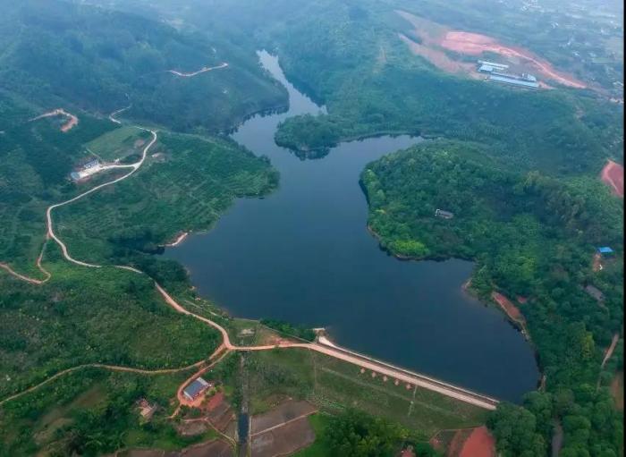 青龙镇柏杨沟水库 图:刘国兴、袁彬彬 青龙镇柏杨沟水库 图:刘国兴、袁彬彬