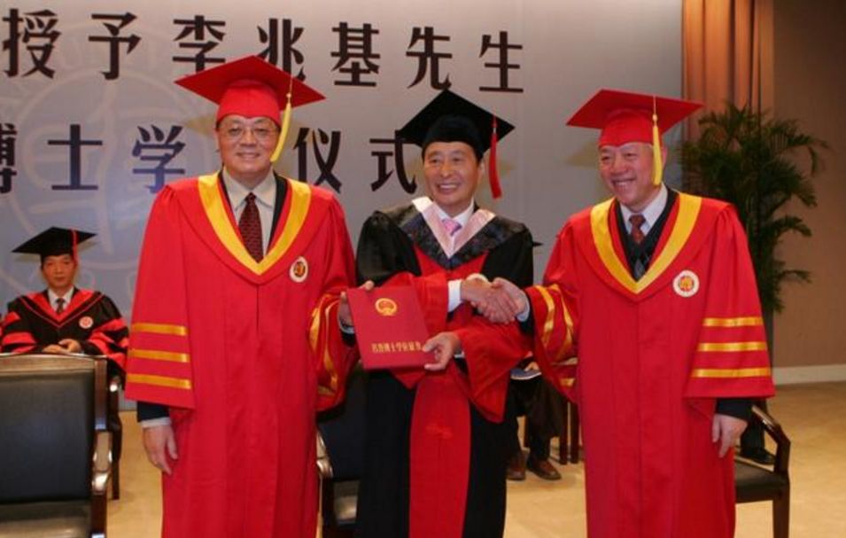 香港首富李兆基退休,70年累积300亿美元财富,港商四大天王时代落幕