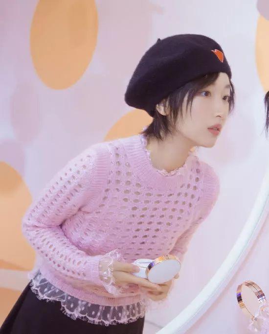 比起周冬雨天价砸出的美腿，她的造型团队更让女明星闻风丧胆！
