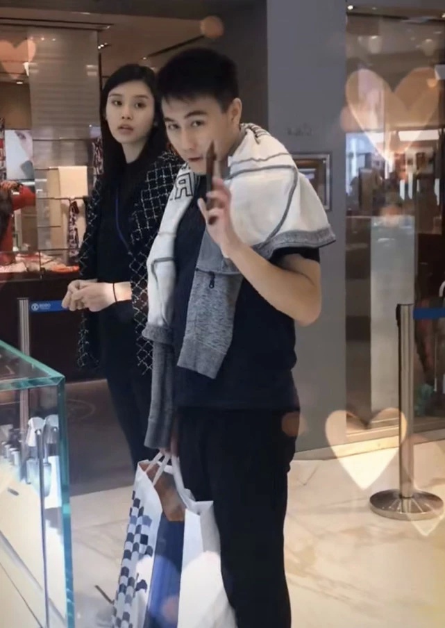 赌王四房女儿何超盈豪华“过大礼”曝光，像皇室公主出嫁一样夸张