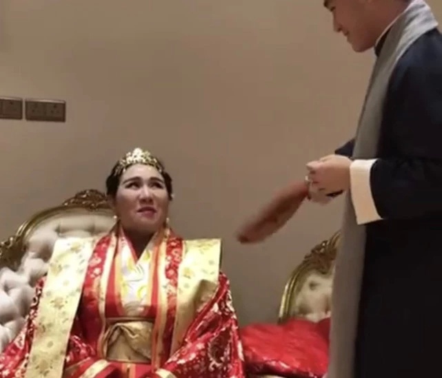 赌王四房女儿何超盈豪华“过大礼”曝光，像皇室公主出嫁一样夸张