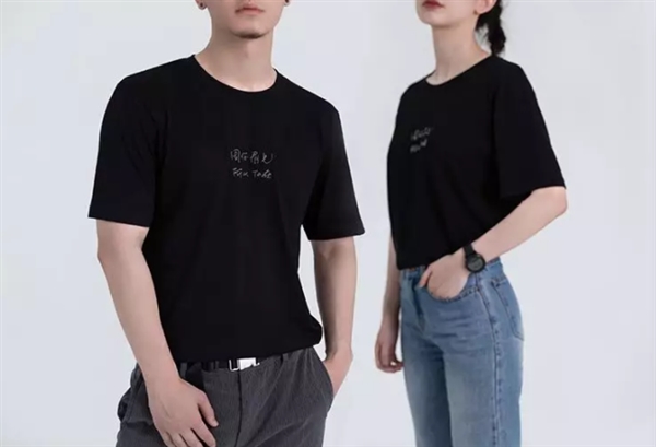 微信“有态度”T恤上架:赠徽章一枚